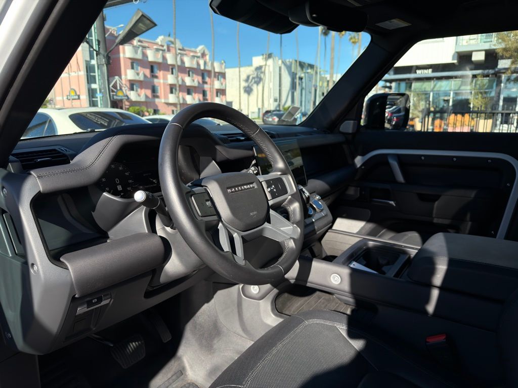 2024 Land Rover Defender X-Dynamic SE - Photo 18