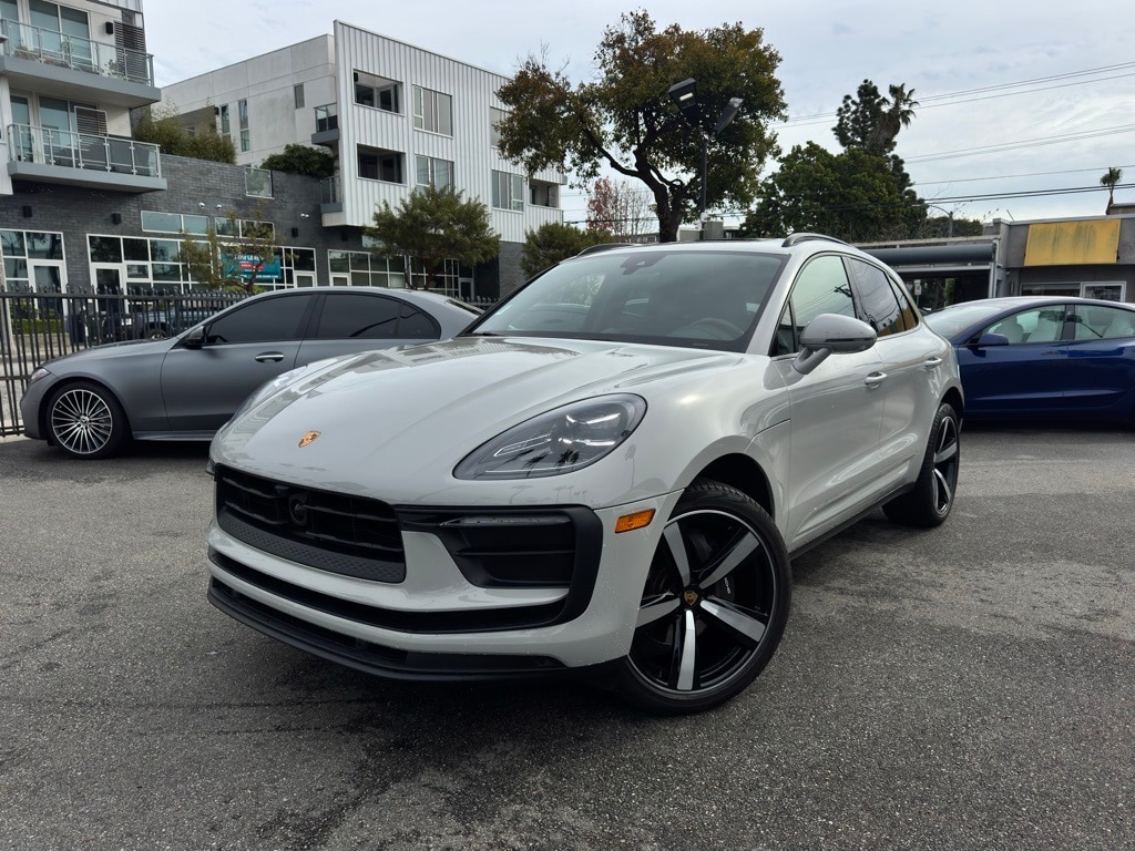 2024 Porsche Macan T