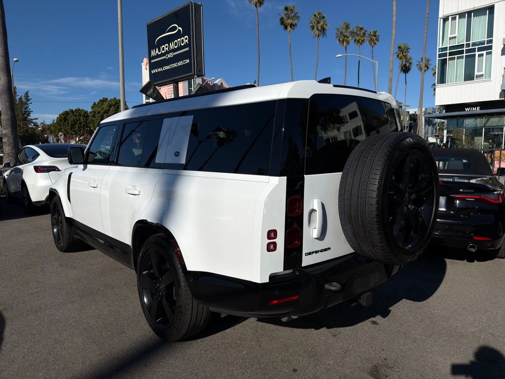 2024 Land Rover Defender X-Dynamic SE - Photo 10