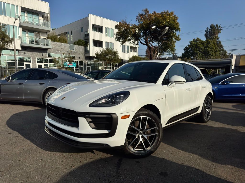 2023 Porsche Macan T
