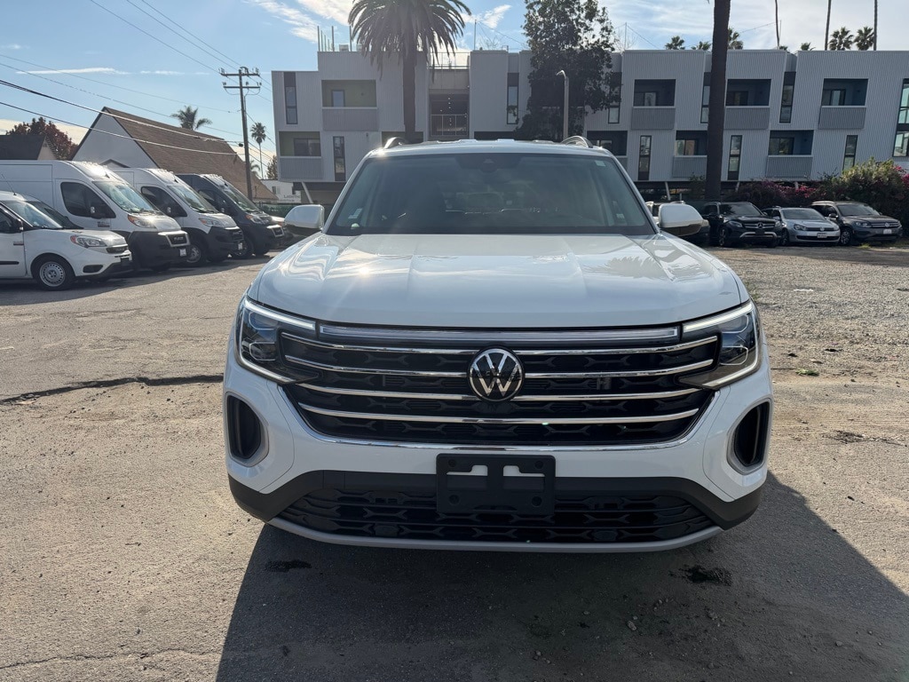 Used 2025 Volkswagen Atlas 2.0T SE SUV