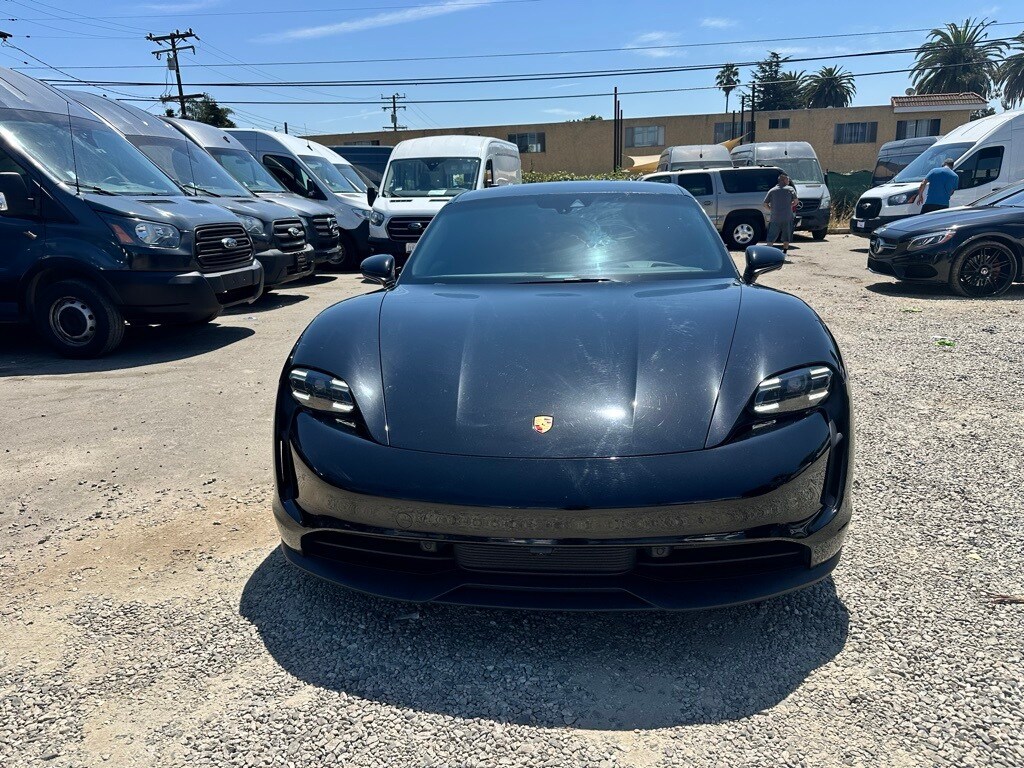 2021 Porsche Taycan photo 2