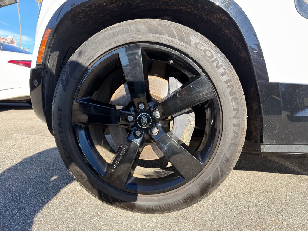 2024 Land Rover Defender X-Dynamic SE - Photo 11