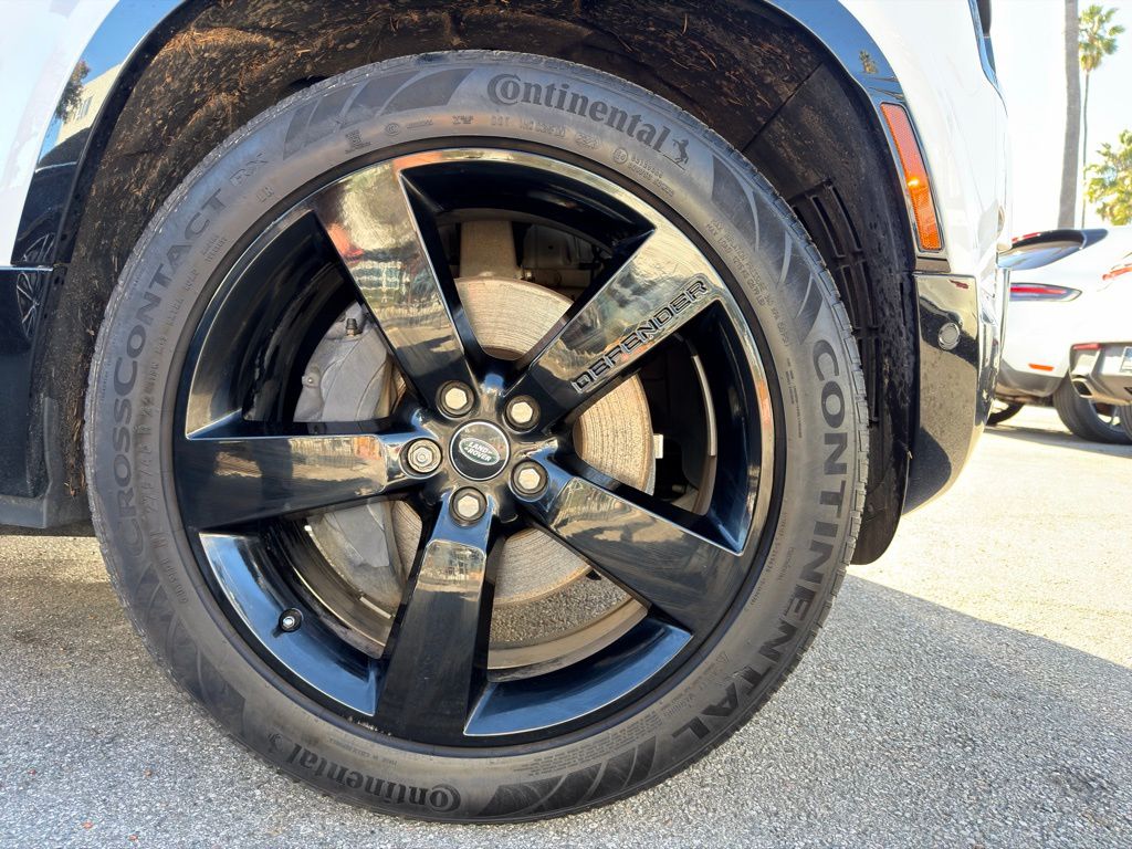 2024 Land Rover Defender X-Dynamic SE - Photo 14