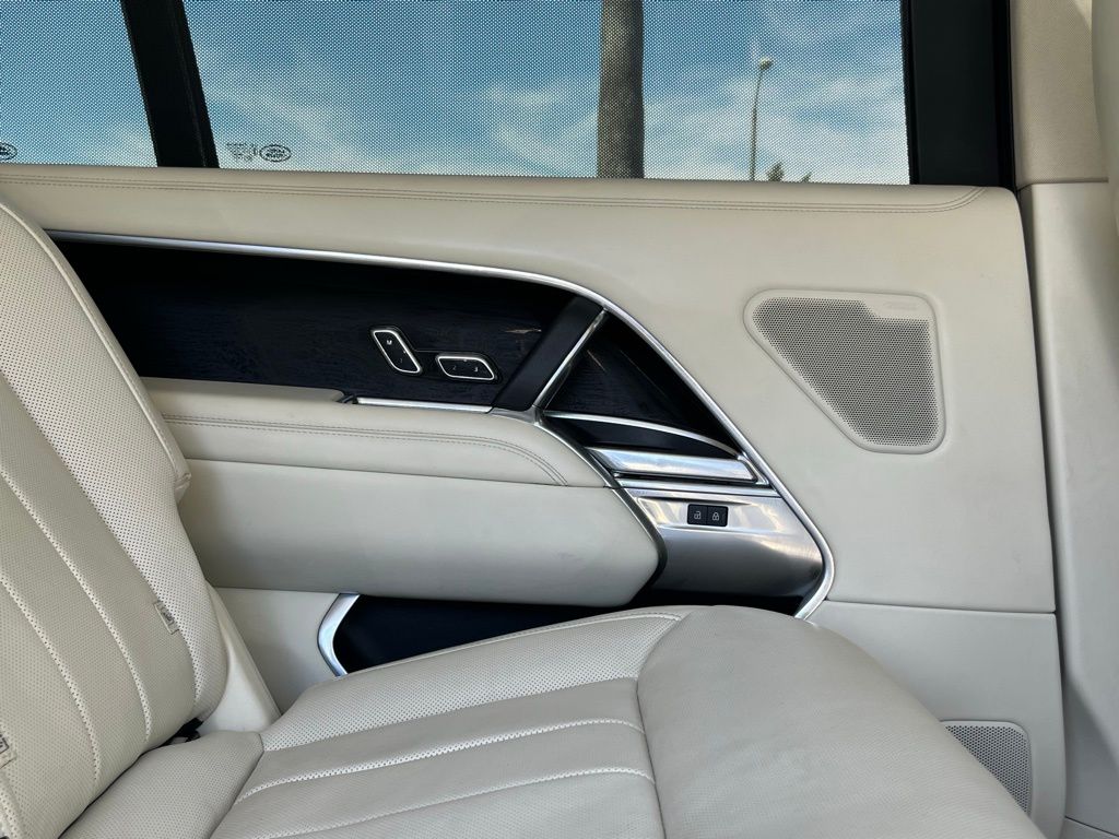 2023 Land Rover Range Rover SE - Photo 20