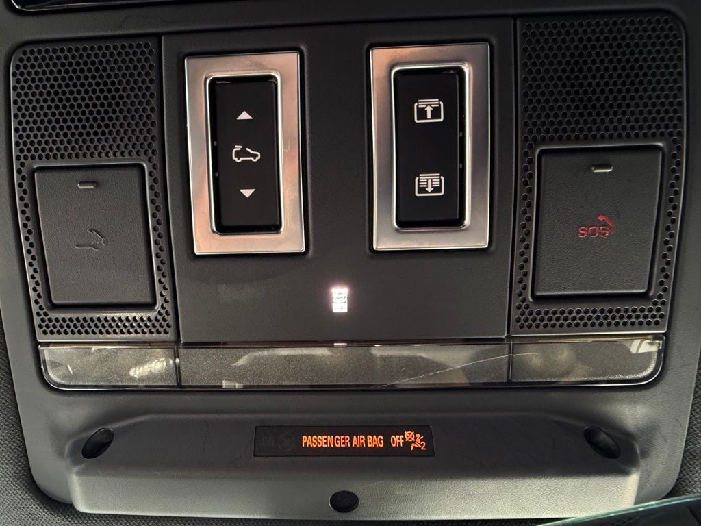 2024 Land Rover Defender X-Dynamic SE - Photo 28