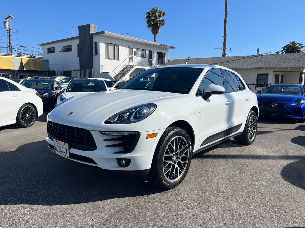 2018 Porsche Macan's photo