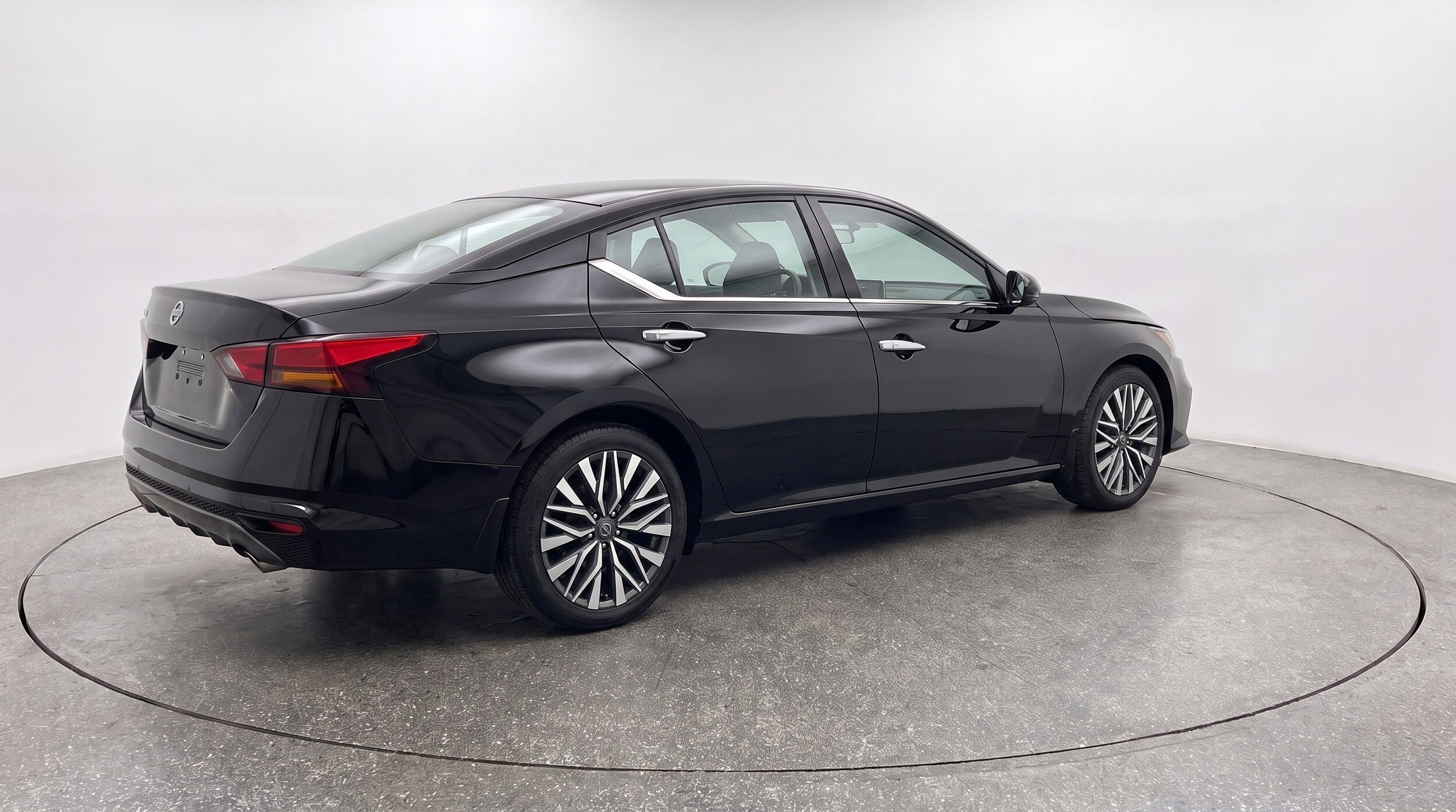 Thumbnail: 2025 Nissan Altima - 9
