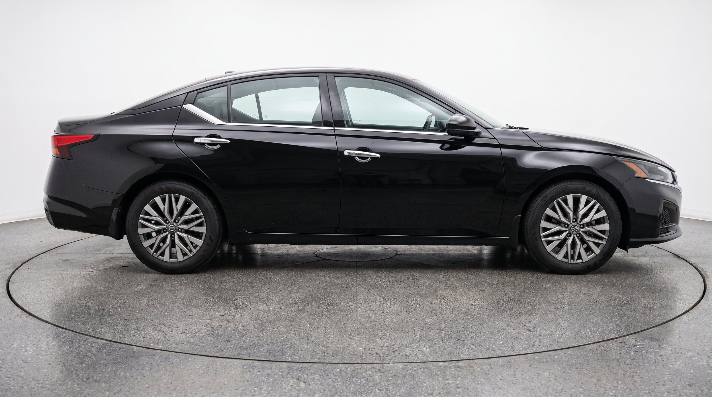 Thumbnail: 2025 Nissan Altima - 10