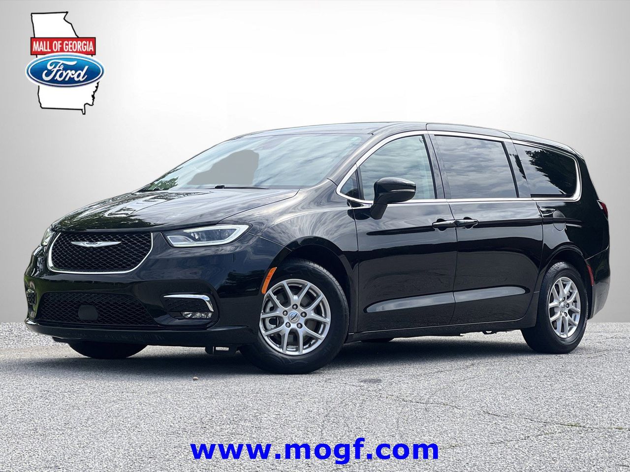 2024 Chrysler Pacifica Touring L's photo