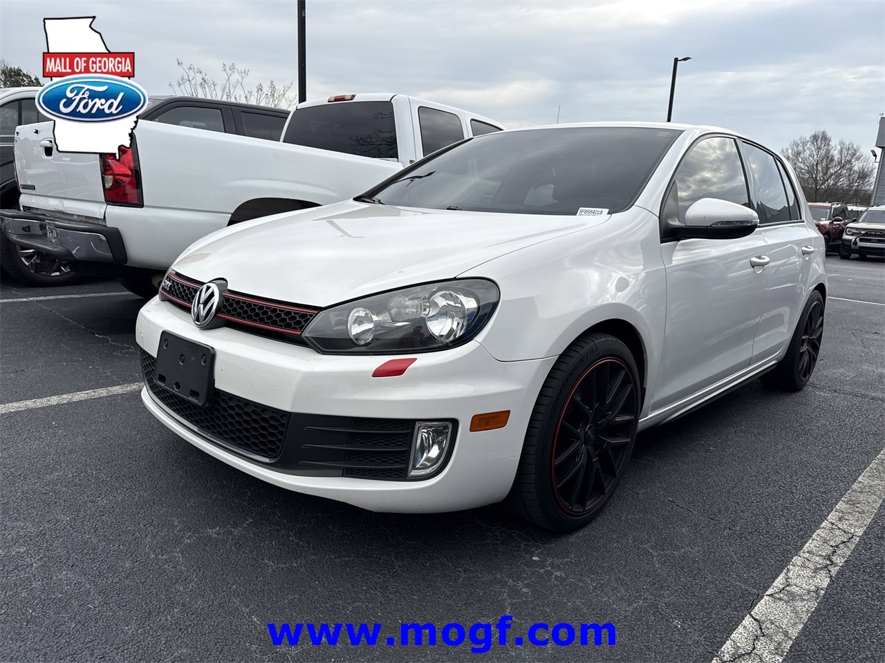 2010 Volkswagen Golf GTI 2.0T 4-Door FWD