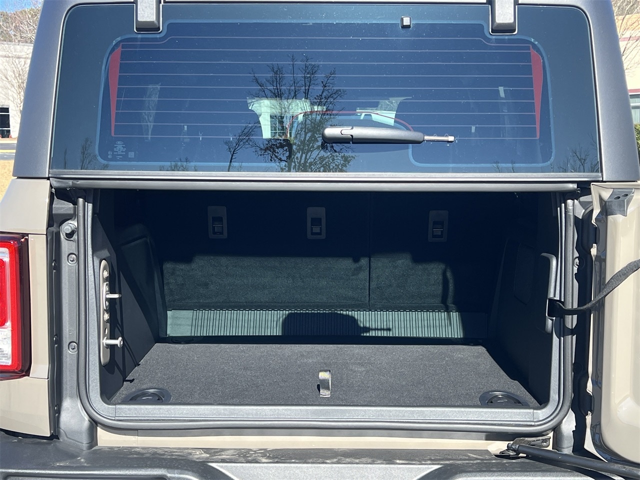 2025 Ford Bronco 4-Door Base - Photo 31