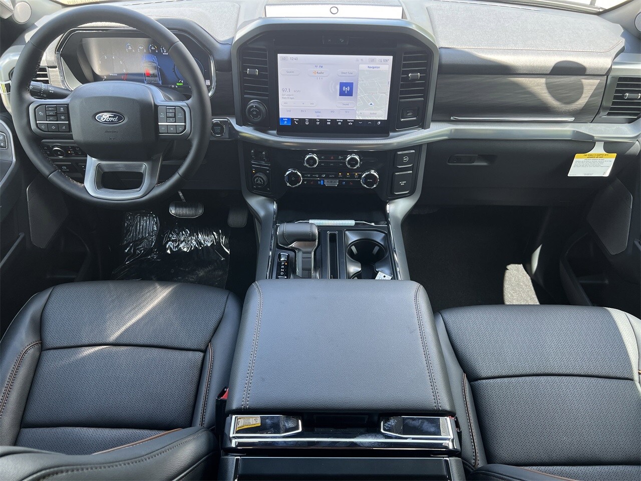 2025 Ford F-150 Lariat photo 2