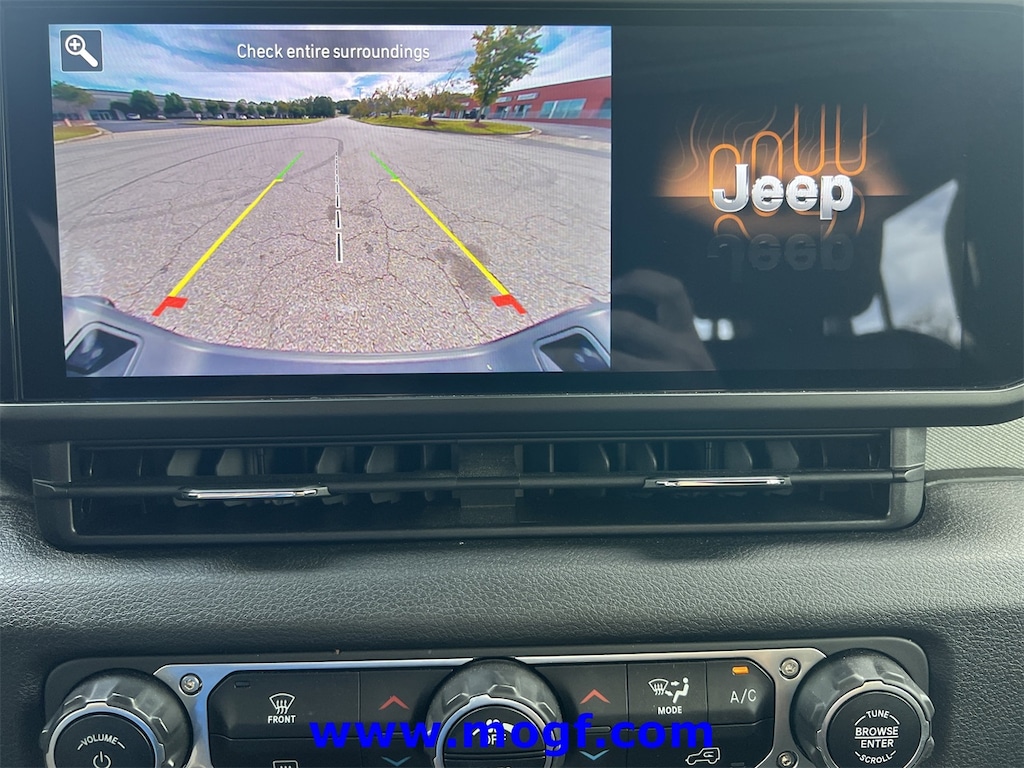 Used 2024 Jeep Gladiator Sport Truck