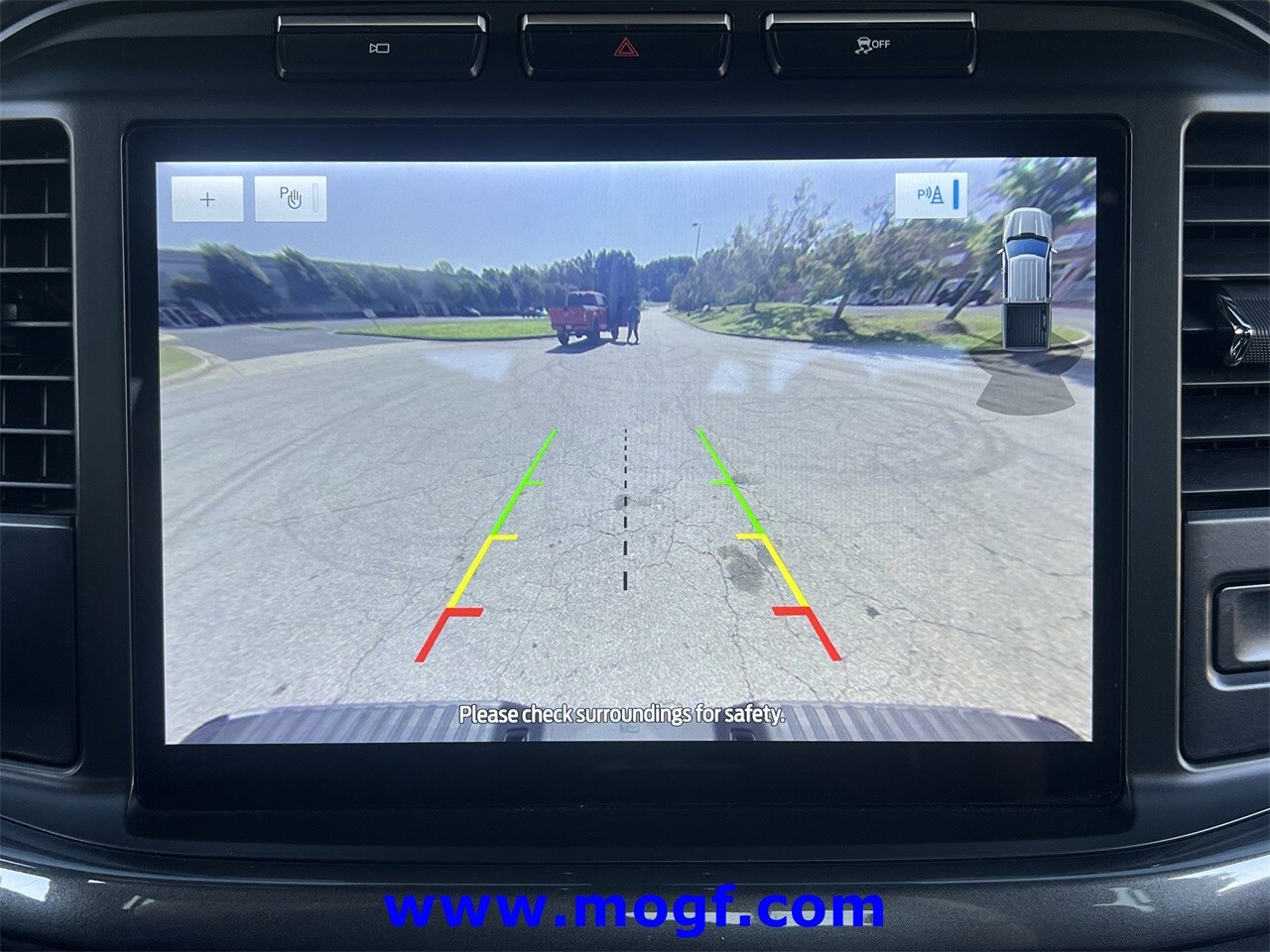 2023 Ford F-150 XLT photo 3