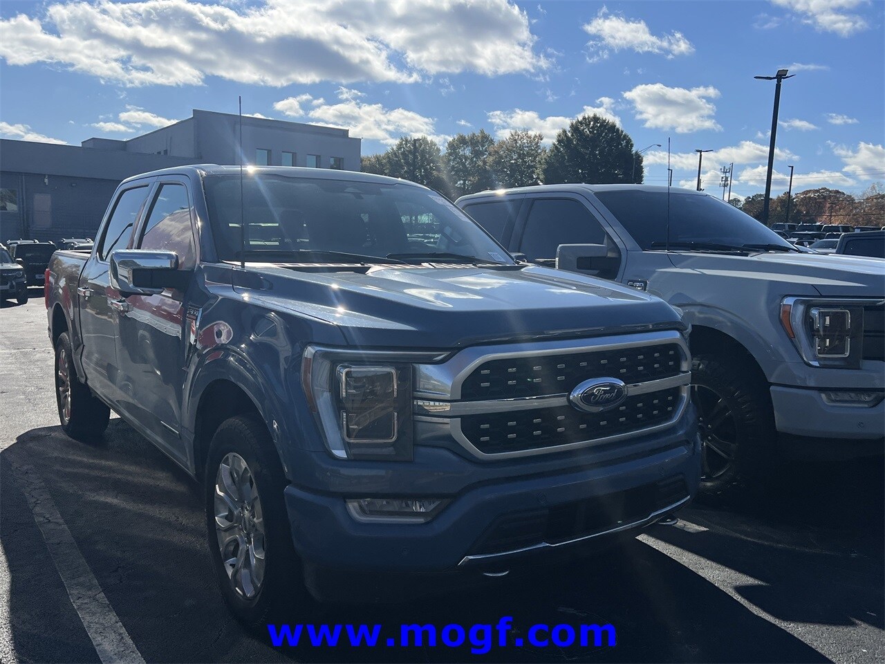 2023 Ford F-150 Platinum photo 2