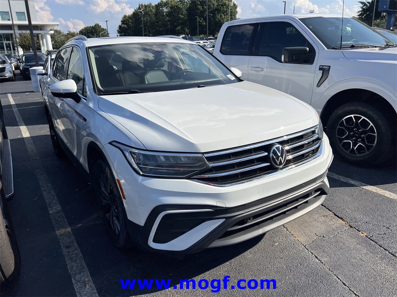 2022 Volkswagen Tiguan SE photo 4