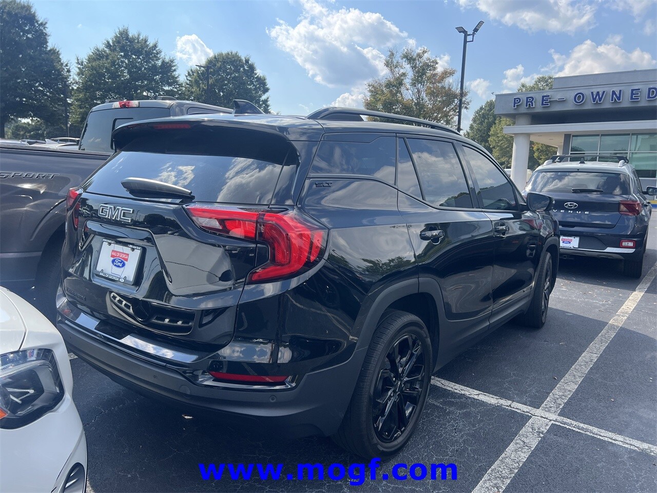 2021 Gmc Terrain SLT photo 2