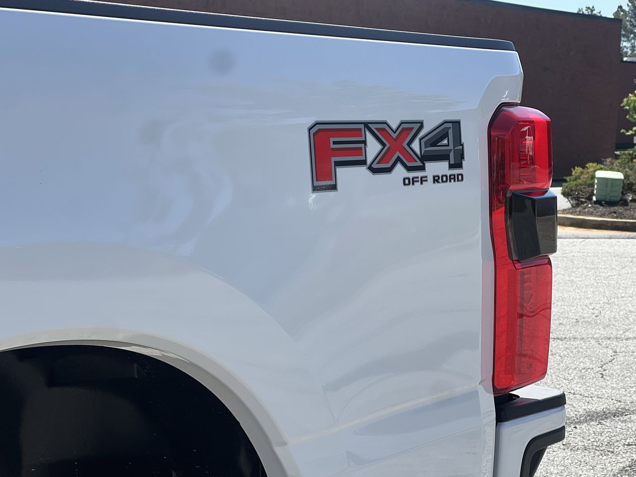 2025 Ford F-350 Super Duty Platinum - Photo 31