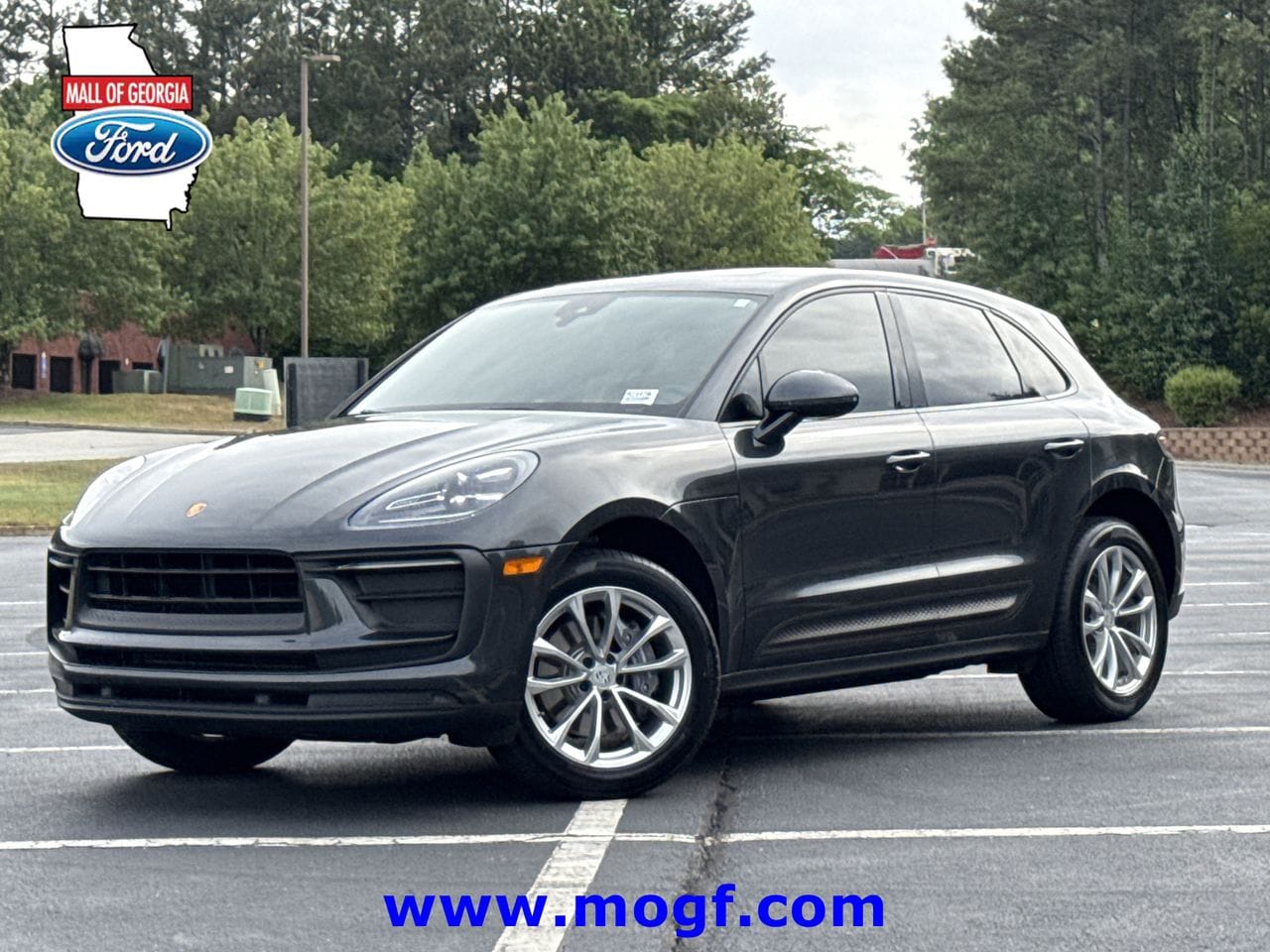 2022 Porsche Macan Base