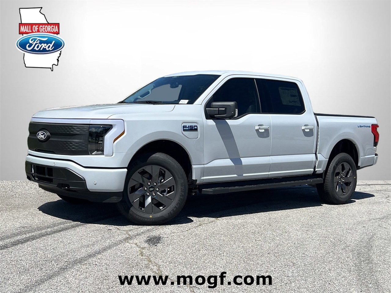 2025 Ford F-150 Lightning Flash's photo