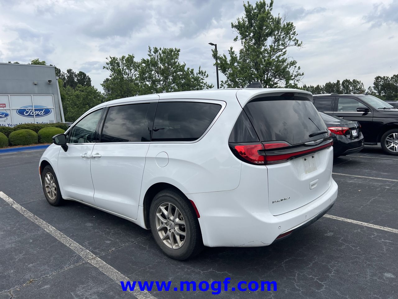 Vehicle Image 2