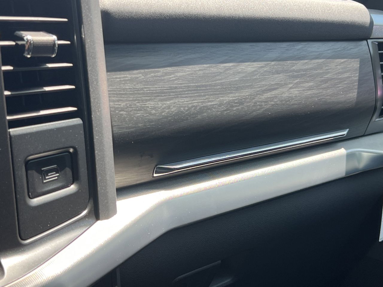 2025 Ford F-150 Lariat - Photo 12