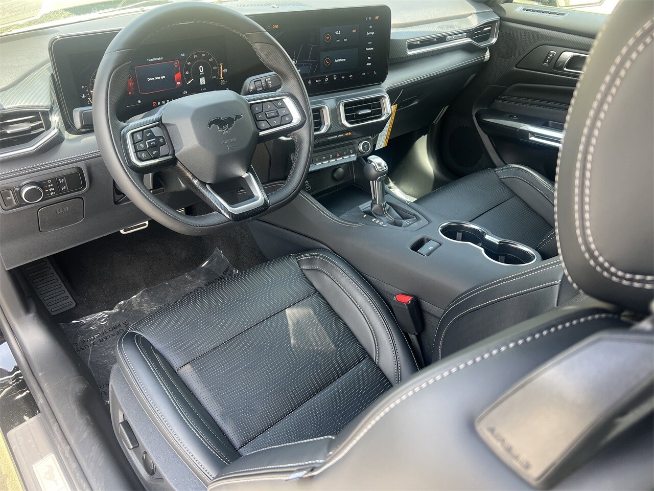 2025 Ford Mustang EcoBoost Premium photo 2