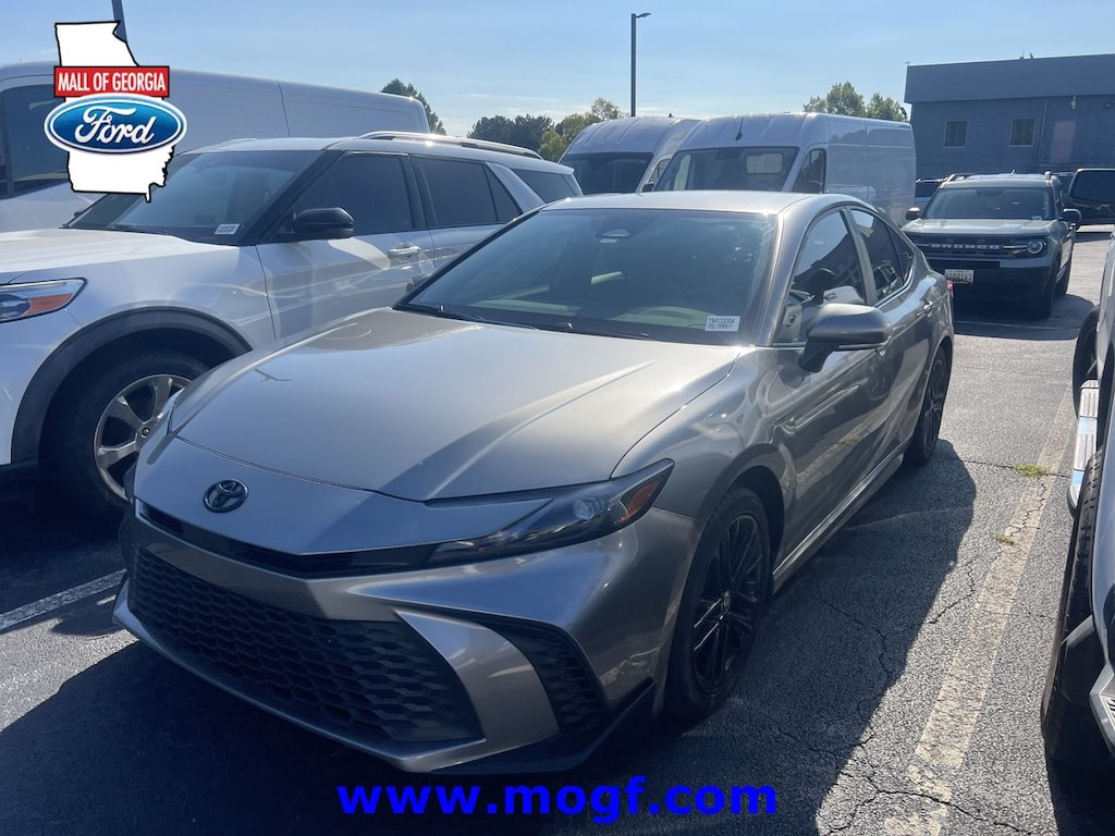 Used 2025 Toyota Camry SE Sedan