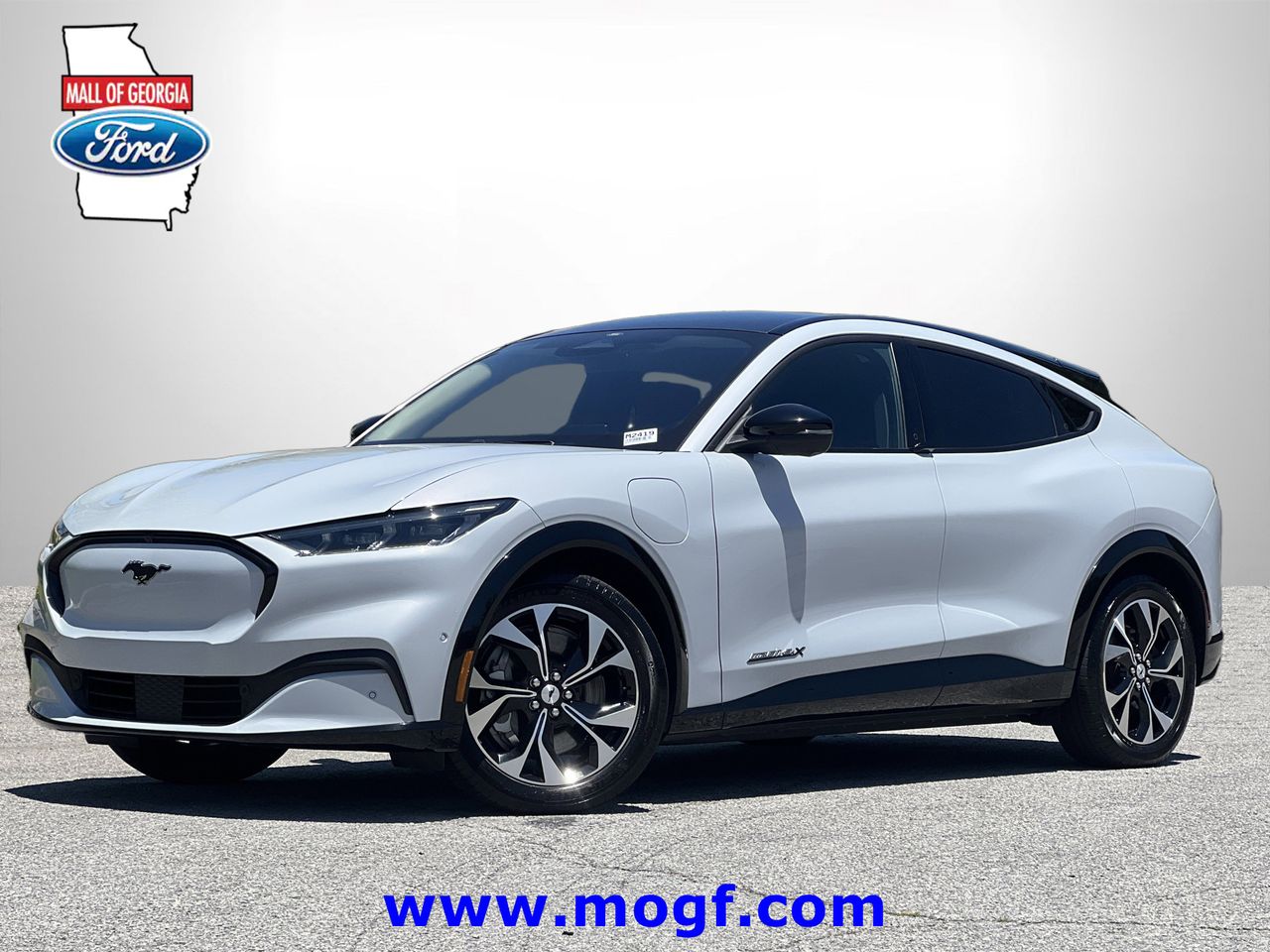 2023 Ford Mustang-Mach-e Premium's photo