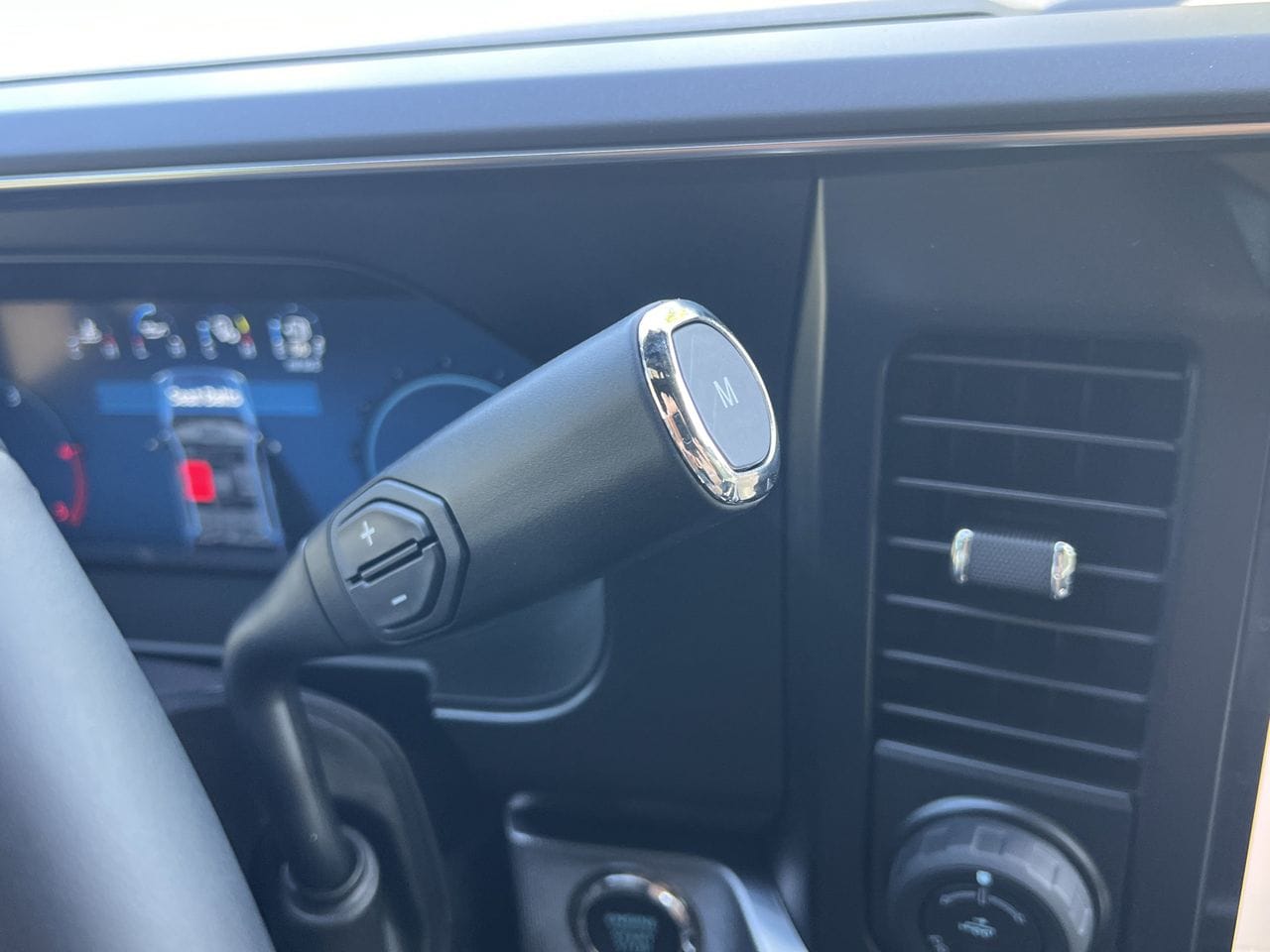 2025 Ford F-350 Super Duty Platinum - Photo 12