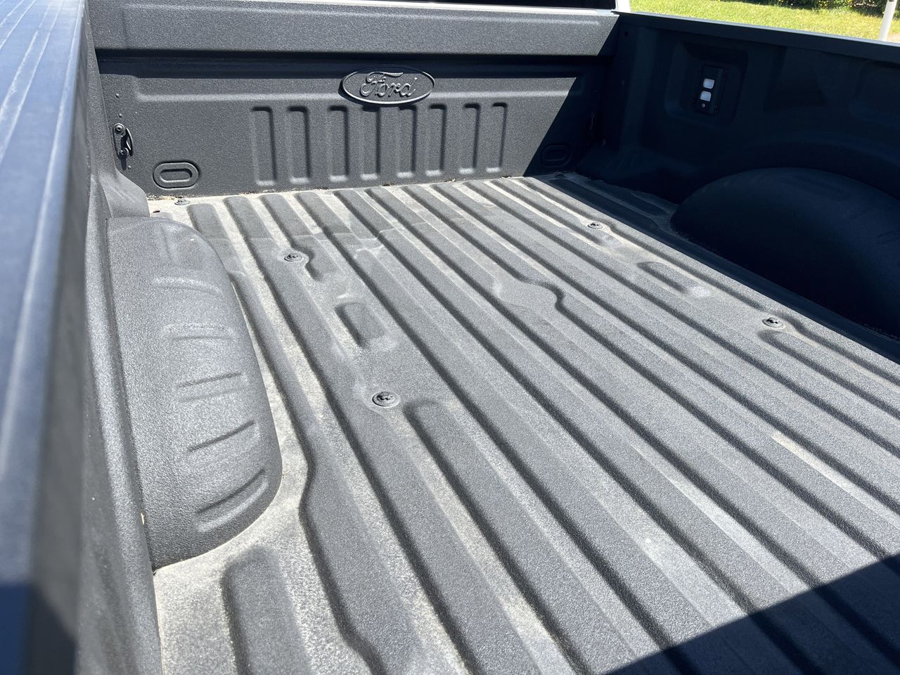 2025 Ford F-350 Super Duty Platinum - Photo 25