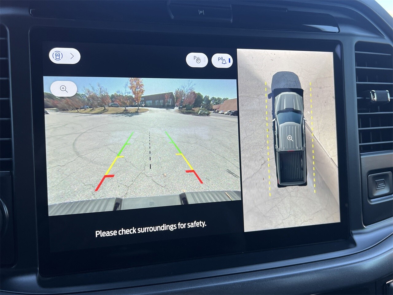 2025 Ford F-150 XLT photo 3