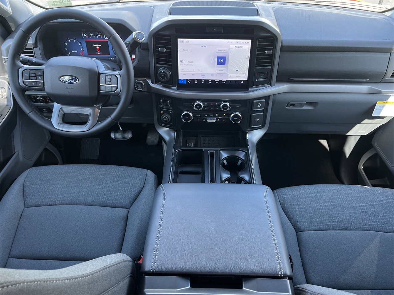 2025 Ford F-150 XLT photo 2