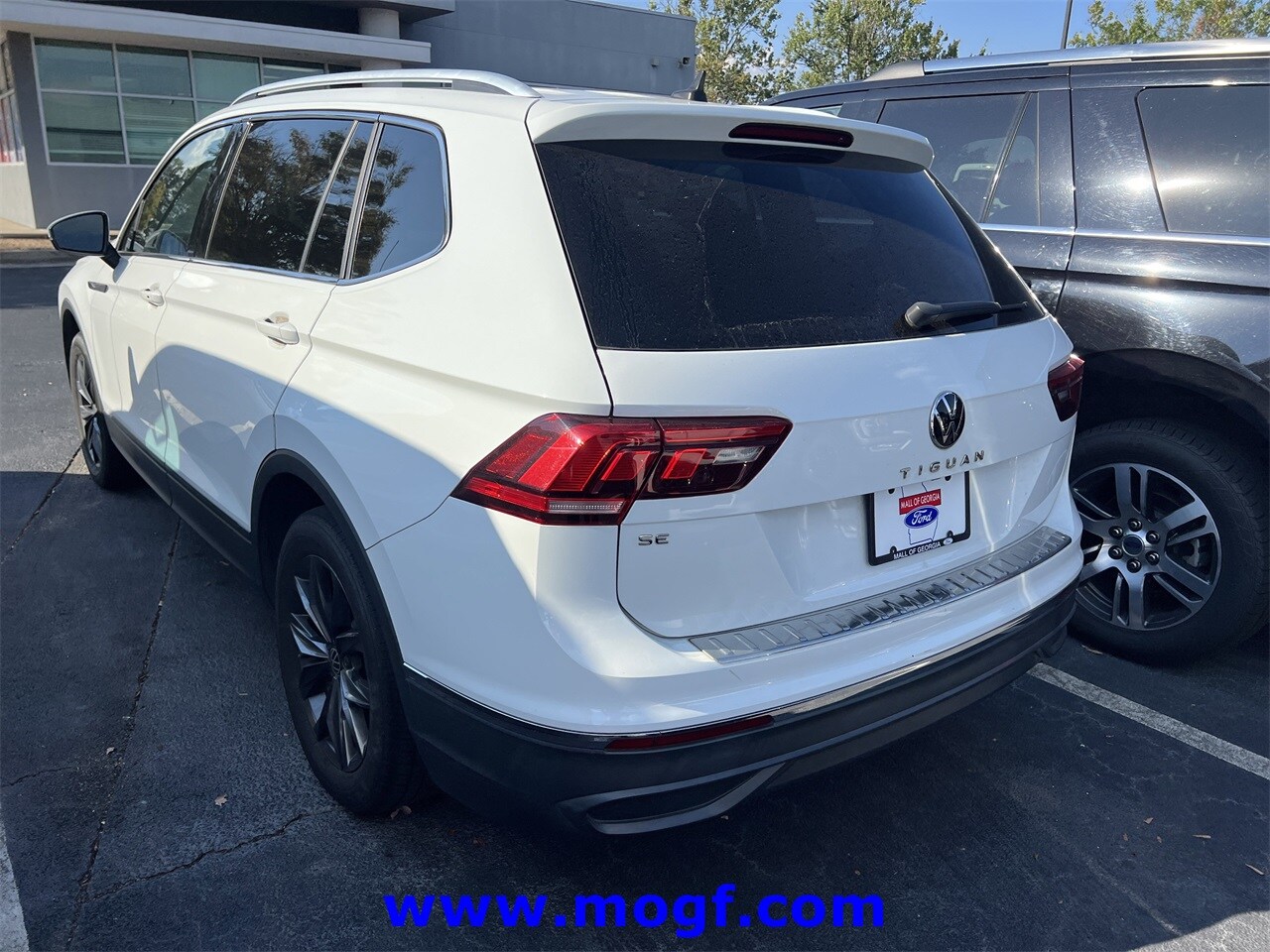 2022 Volkswagen Tiguan SE photo 2