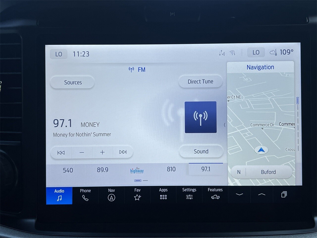 2025 Ford F-150 Lariat photo 4