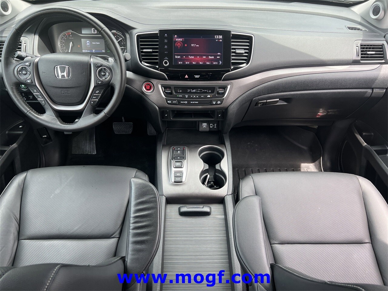 2023 Honda Ridgeline RTL photo 2