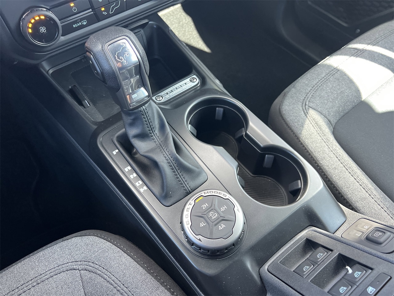 2025 Ford Bronco 4-Door Base - Photo 8