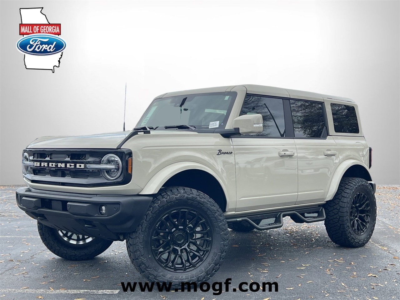 2025 Ford Bronco 4-Door Outer Banks's photo