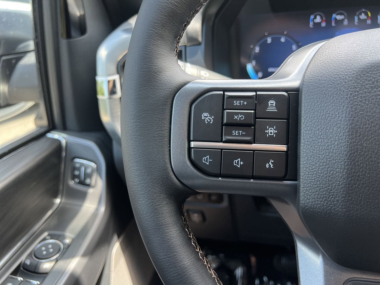 2025 Ford F-150 Lariat - Photo 16