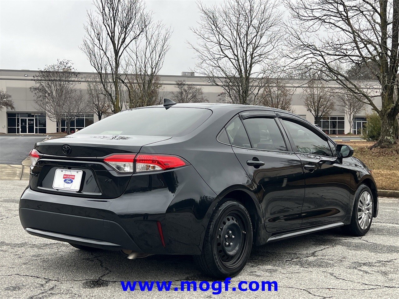 2022 Toyota Corolla LE photo 2