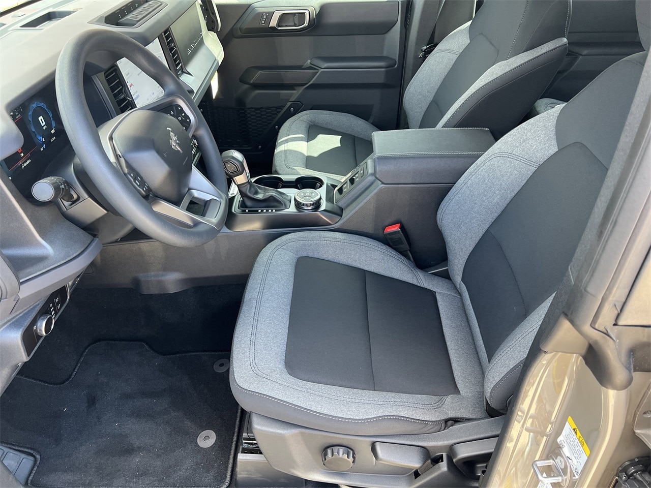 2025 Ford Bronco 4-Door Base - Photo 17