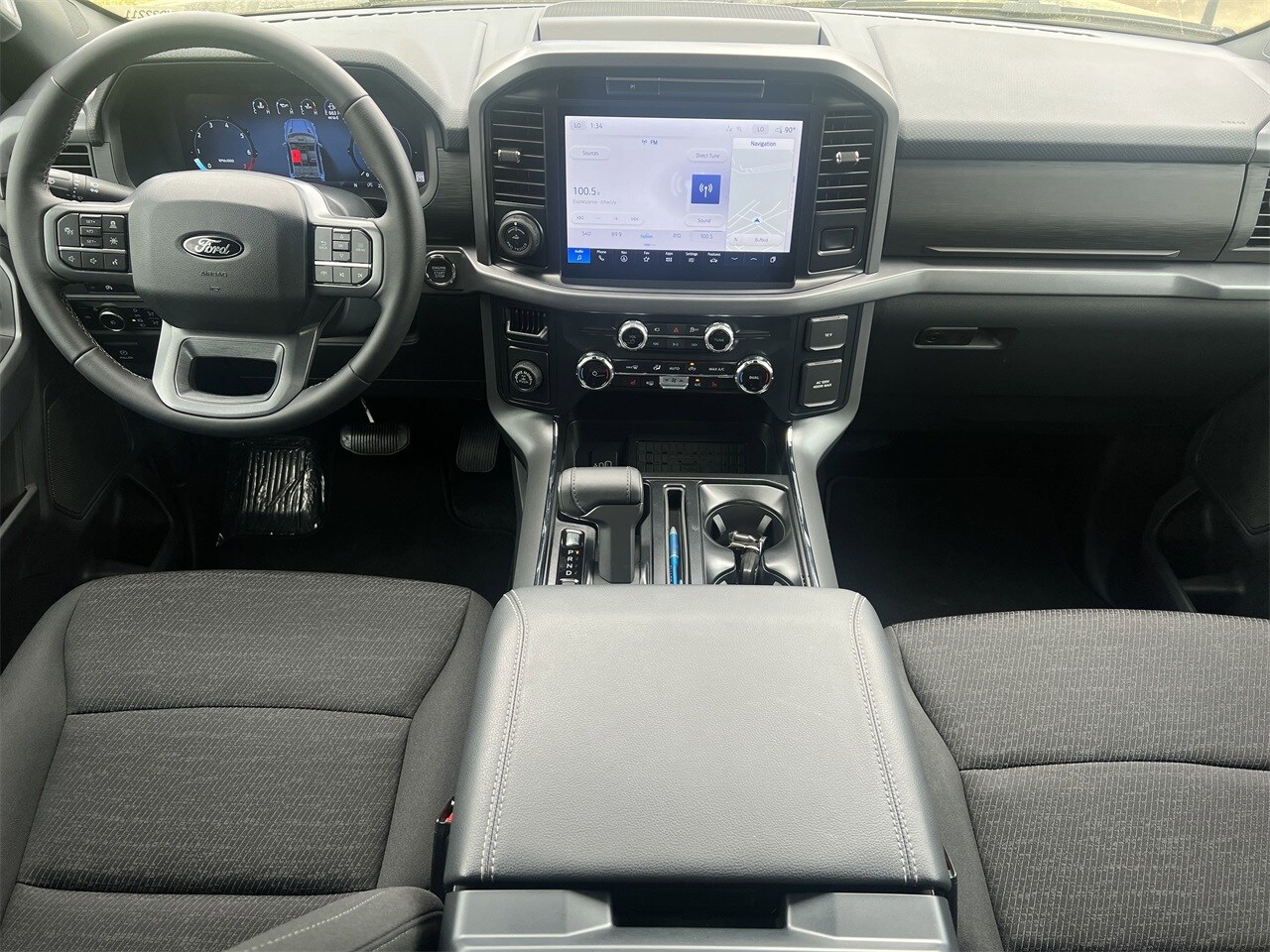 2025 Ford F-150 XLT photo 2