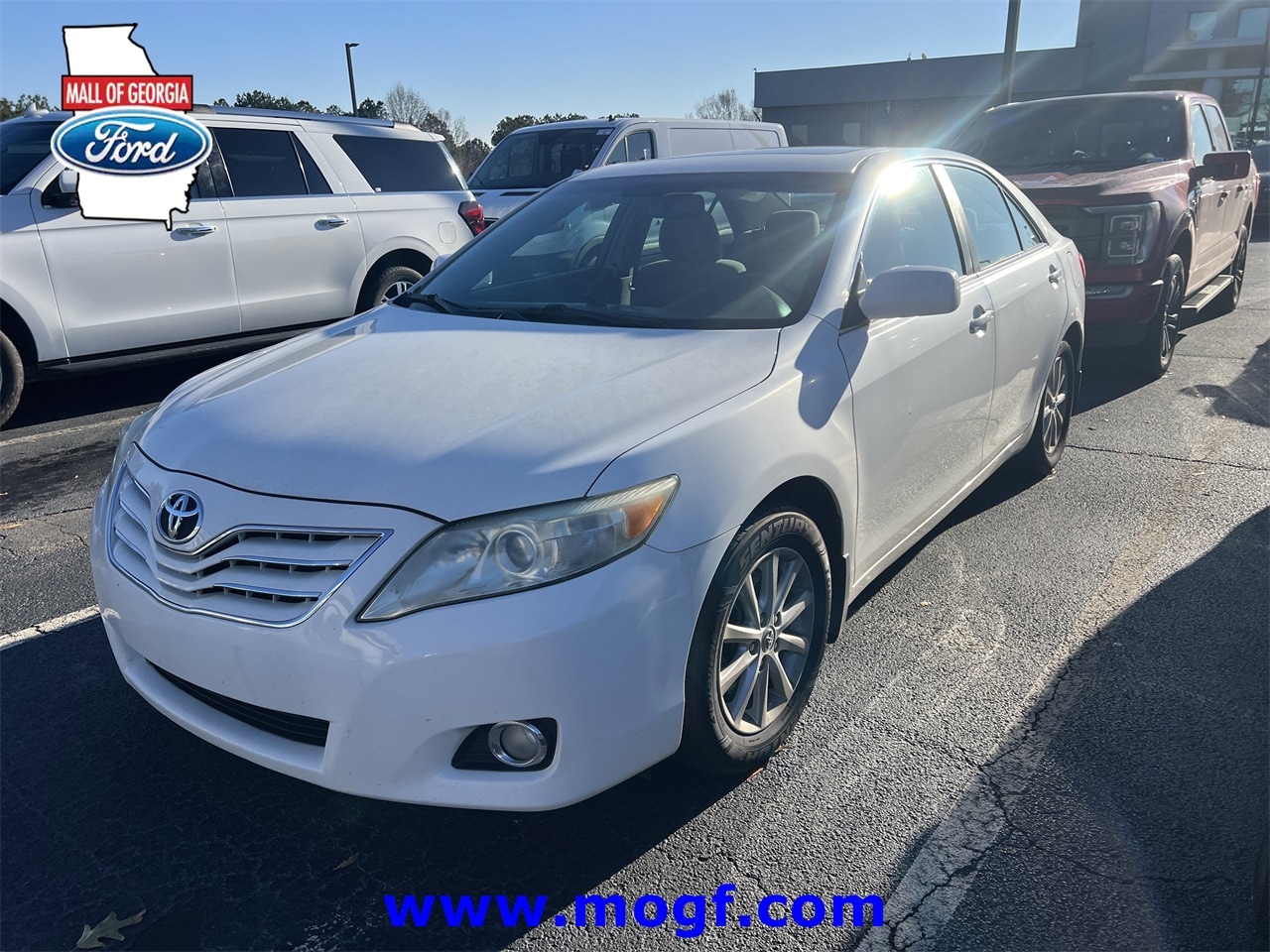 2010 Toyota Camry XLE's photo
