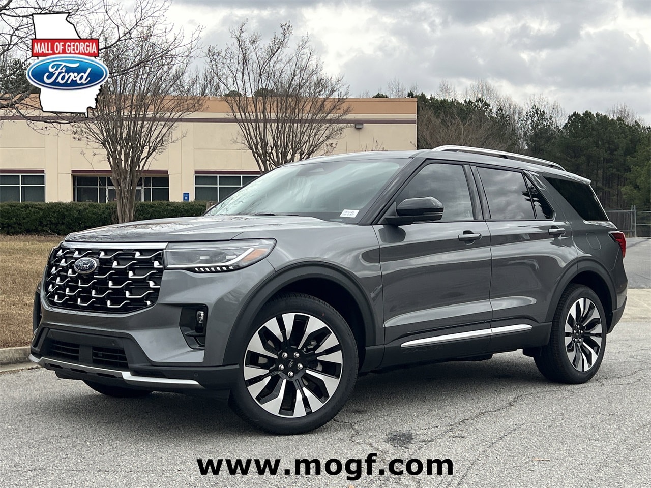 2026 Ford Explorer Platinum's photo