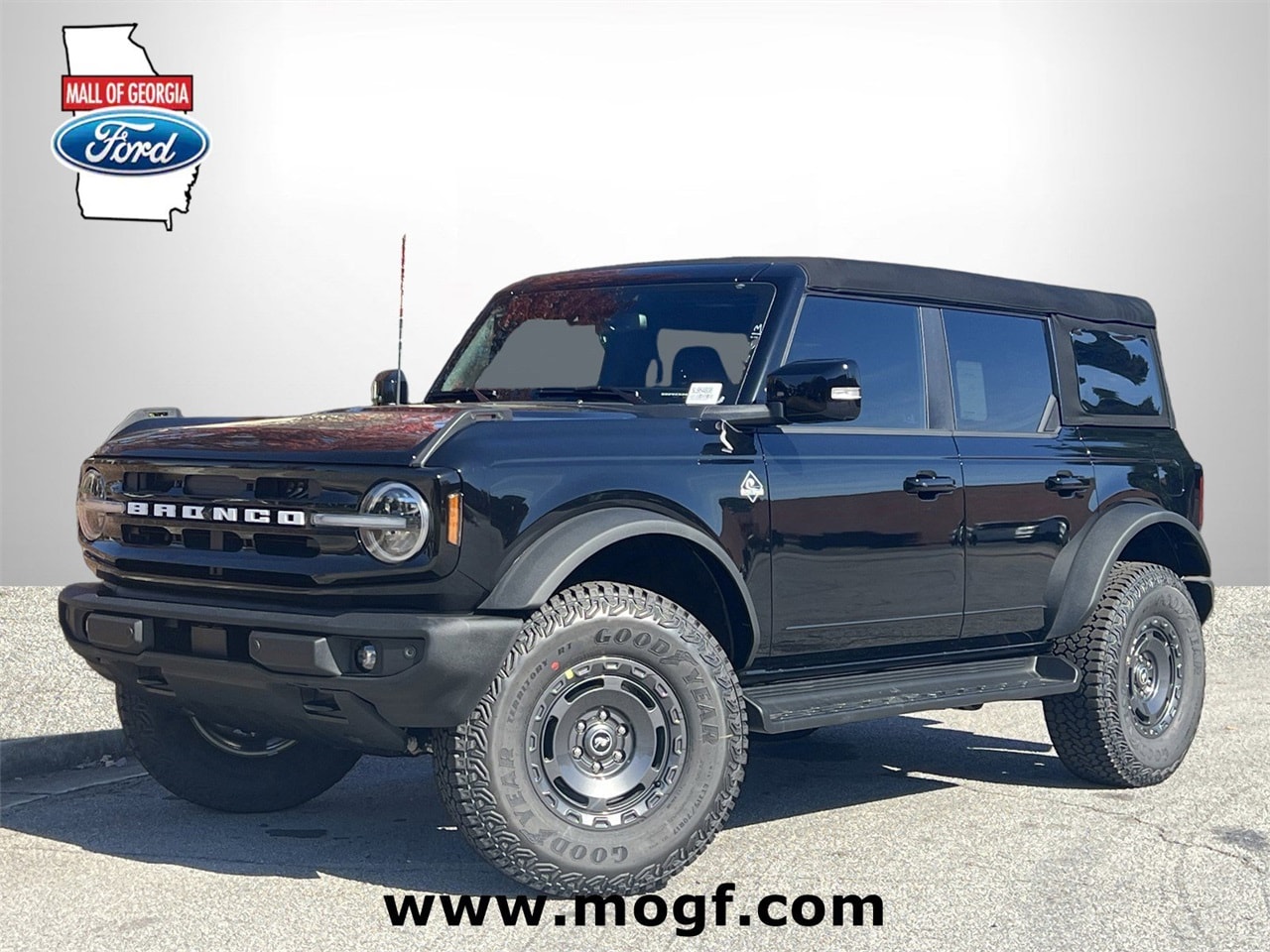 2025 Ford Bronco 4-Door Outer Banks's photo