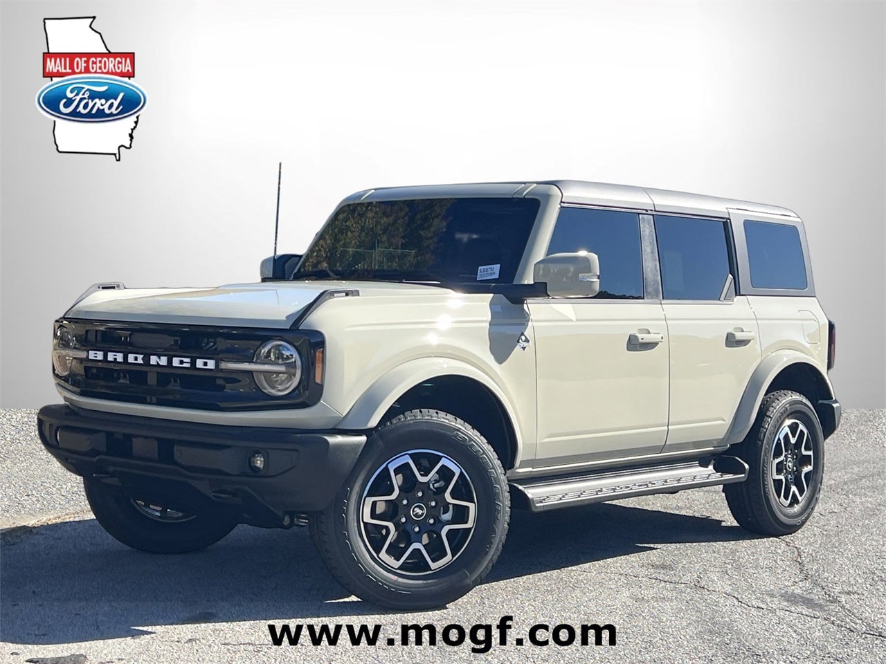 2025 Ford Bronco 4-Door Outer Banks's photo