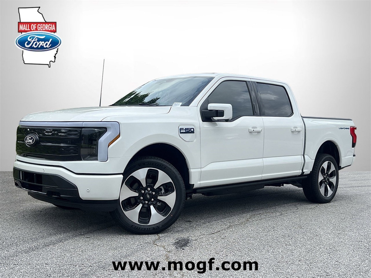 2025 Ford F-150 Lightning Platinum's photo