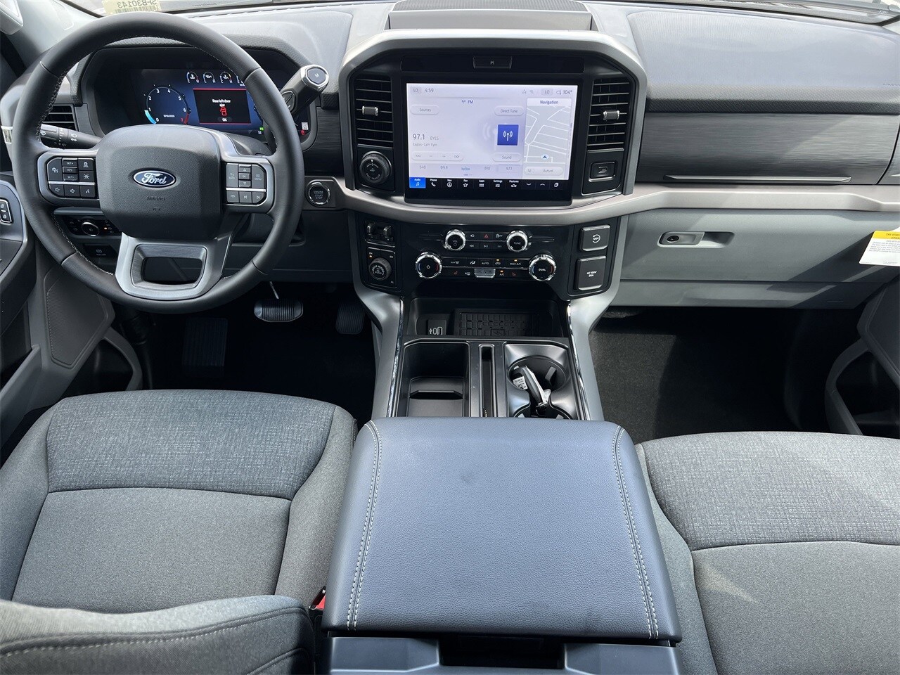 2025 Ford F-150 XLT photo 2