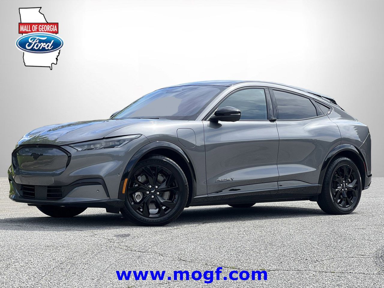 2023 Ford Mustang-Mach-e Premium's photo